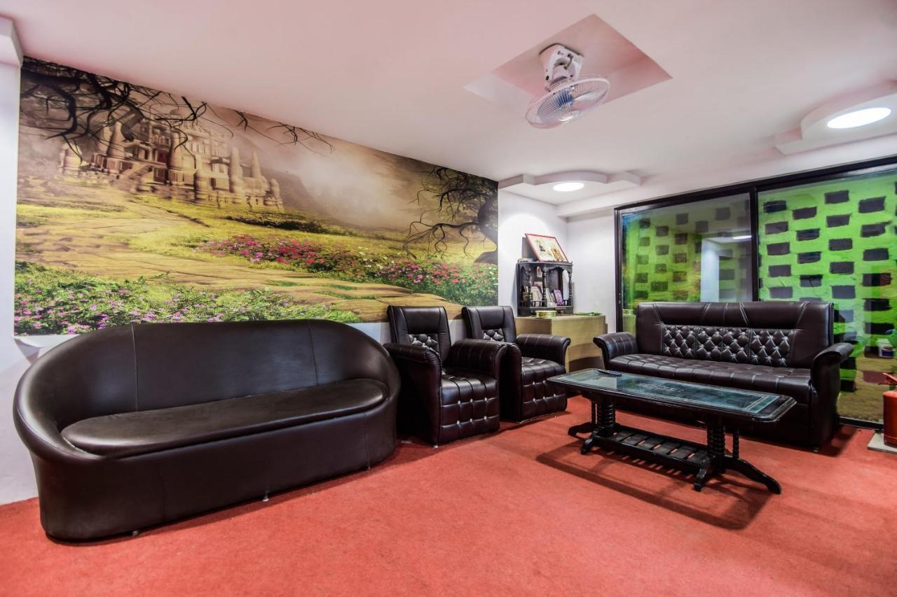 אודייפור Oyo 23296 Hotel Quality Time מראה חיצוני תמונה